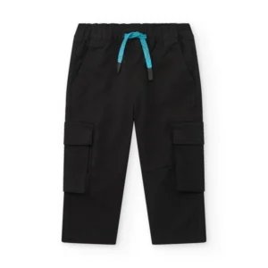 Αγορίστικο παντελόνι cargo μαύρο με πλαϊνές τσέπες και μπλε κορδόνι TUC TUC - Image 1